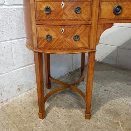Antiker sheraton revival Desk aus Satinholz des späten 19. Jahrhunderts