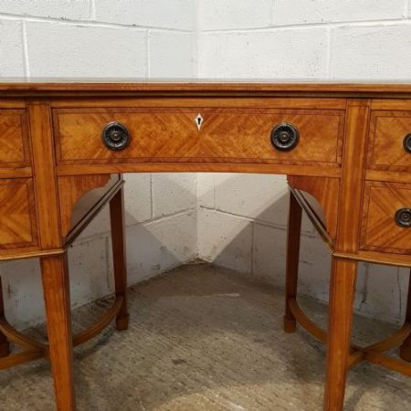 Antiker sheraton revival Desk aus Satinholz des späten 19. Jahrhunderts