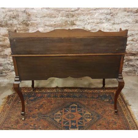 Antiker spätviktorianischer Kneehole Desk