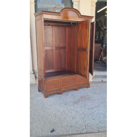 Antiker Kleiderschrank aus massivem Mahagoniholz