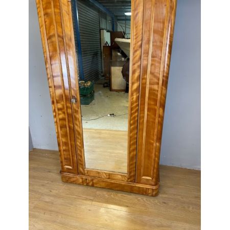 Spätviktorianischer Kleiderschank aus satinierter Birke