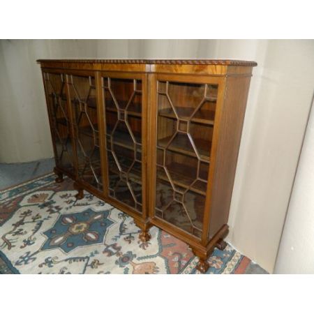 Verglaster Bücherschrank aus Mahagoni mit Breakfront