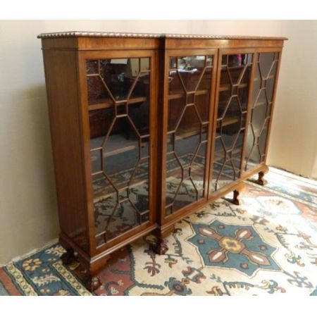 Verglaster Bücherschrank aus Mahagoni mit Breakfront