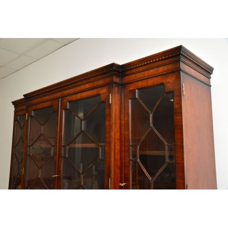 Antikes Mahagoni Breakfront Bookcase, Regency Style, ca. 1920