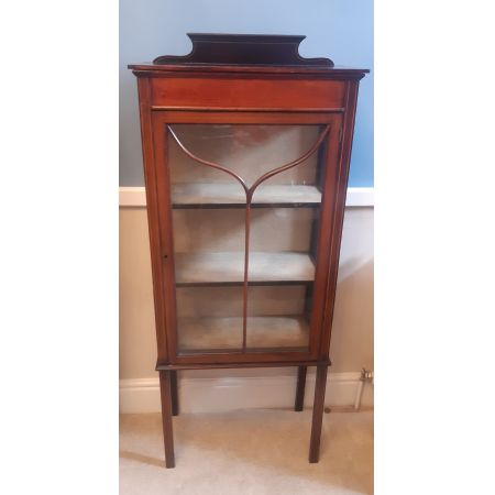 Antikes Paar Vitrinen