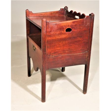 Georgianischer Nachttisch aus Mahagoni
