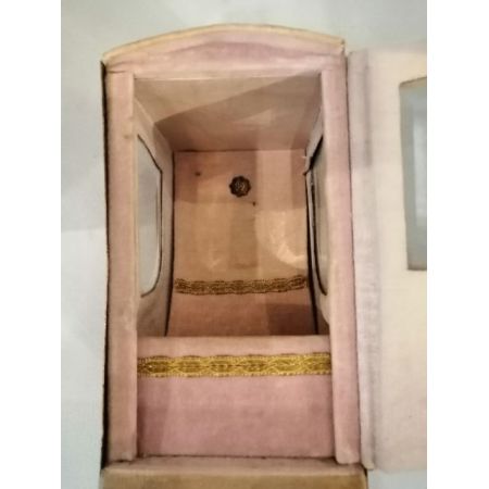 Französischer Uhrenständer in Form einer Sänfte