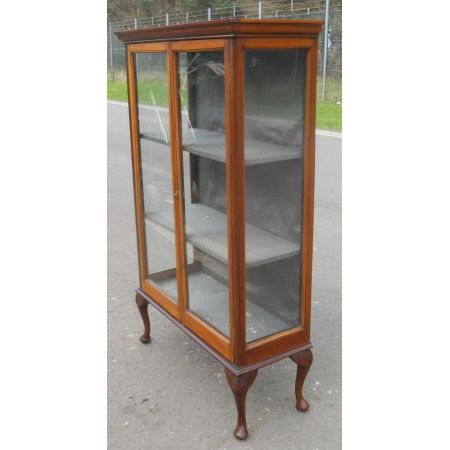 Spätedwardianische Porzellanvitrine aus Mahagoniholz