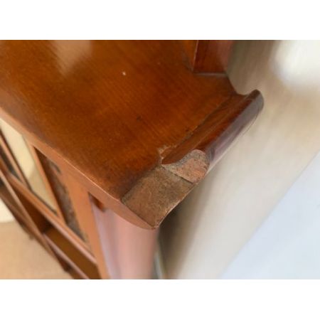 Seltener Arts & Crafts Eckschrank