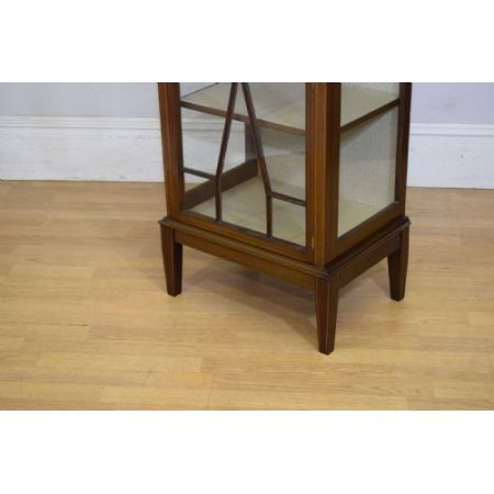 Edwardianische Vitrine