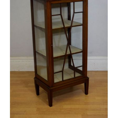 Edwardianische Vitrine