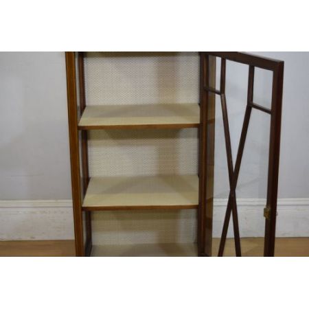 Edwardianische Vitrine