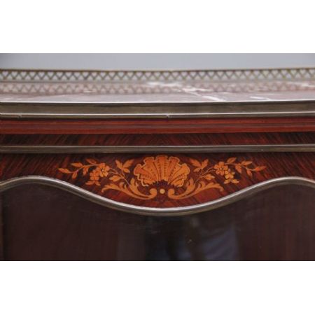 Französischer antiker Vitrinenschrank