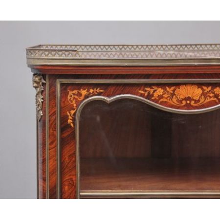 Französischer antiker Vitrinenschrank