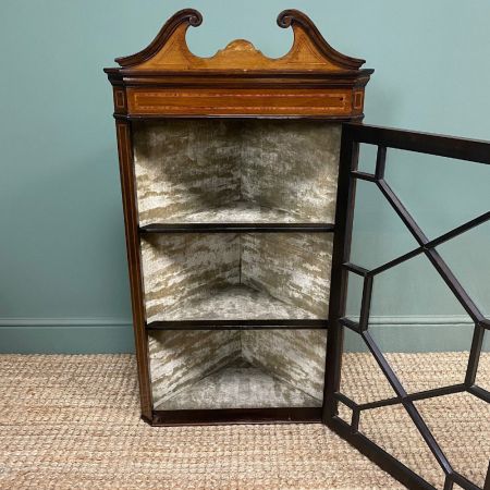 Viktorianische antike Eckvitrine