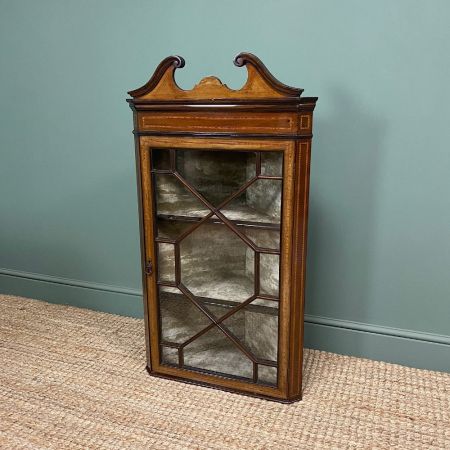 Viktorianische antike Eckvitrine