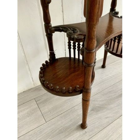 Außergewöhnlicher Teetisch im Arts&Crafts Stil