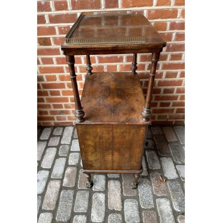 Antiker viktorianischer Beistellschrank