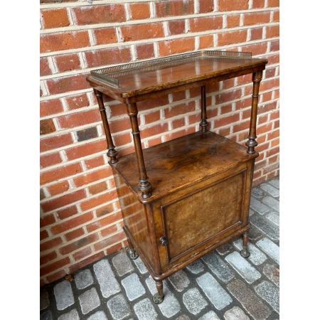 Antiker viktorianischer Beistellschrank