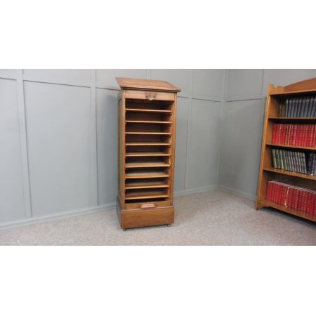 Antiker Aktenschrank aus Eichenholz