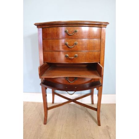 Antiker Mahagoni Musikschrank