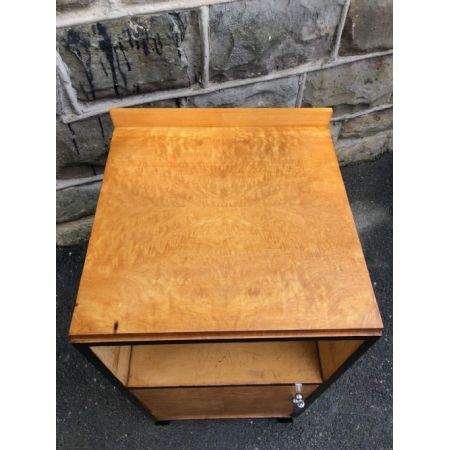 Art Deco Nachttisch aus Walnussholz