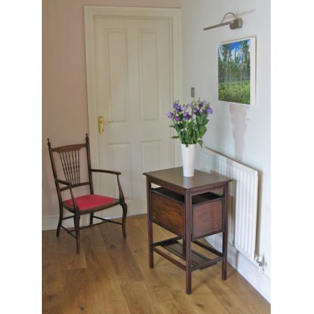 Antiker Teetisch im Camping Stil mit klappbaren Seiten