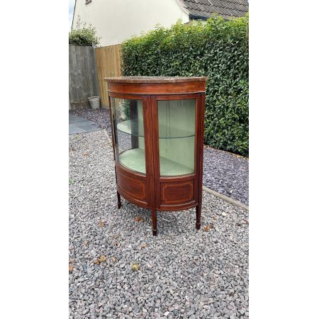 Antike Demi-Lume Vitrine mit Mahagoni Intarsien