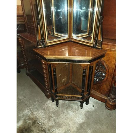 Antiker viktorianischer Eckschrank von "Lamb of Manchester"