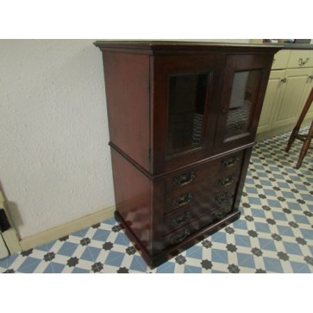 Antike viktorianische Vitrine aus Kastanienholz