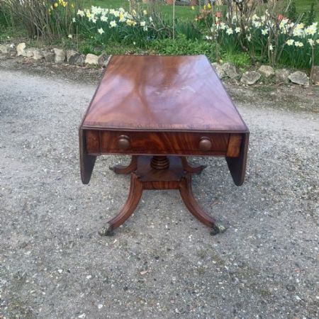 Pembroke Frühstückstisch aus Mahagoni