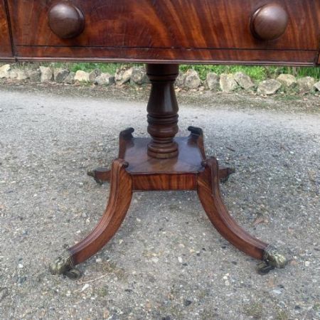 Pembroke Frühstückstisch aus Mahagoni