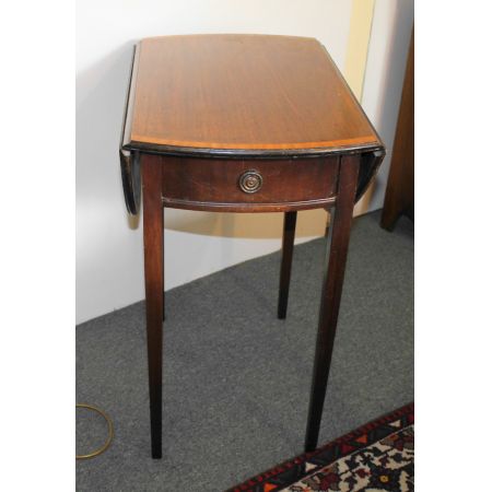 Kleiner ovaler Pembroke Tisch aus Mahagoni , ca. 1930