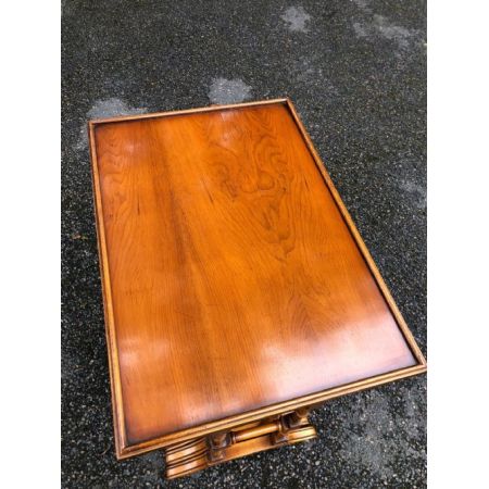 Antikes dreiteiliges Tisch Set aus Eibe