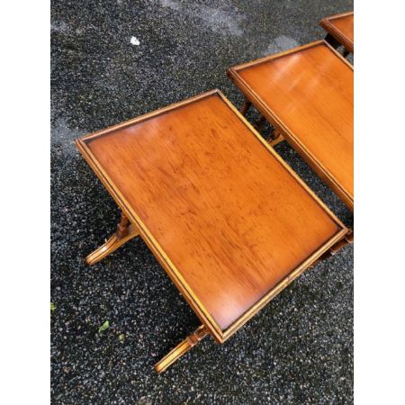 Antikes dreiteiliges Tisch Set aus Eibe