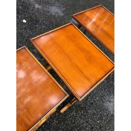 Antikes dreiteiliges Tisch Set aus Eibe