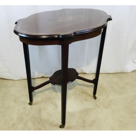 Antiker Beistelltisch mit Intarsien