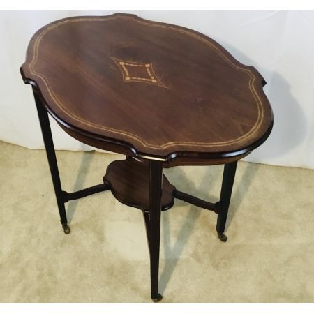 Antiker Beistelltisch mit Intarsien