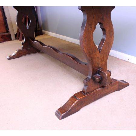 Seltener antiker Landhaus Eichen Esstisch, ca. 1920