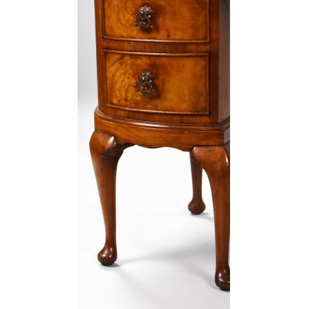 1920er Nussbaum Kidney Schreibtisch