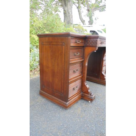 Antiker viktorianischer Mahagoni Pedestal Desk