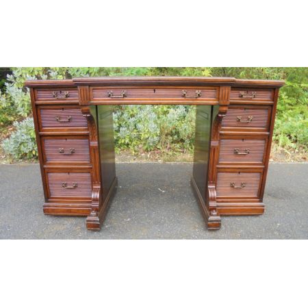 Antiker viktorianischer Mahagoni Pedestal Desk