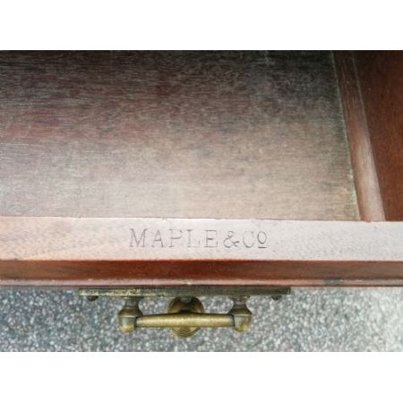 Viktorianische Maple & Co. Pedestal Desk