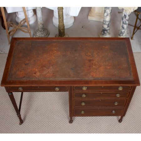 Schreibtisch mit Lederplatte von Maple & Co.