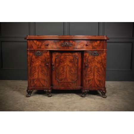 Serpentine Desk aus geflammten Mahagoni