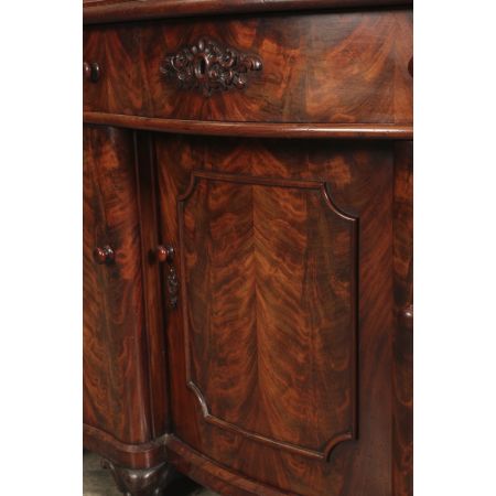 Serpentine Desk aus geflammten Mahagoni