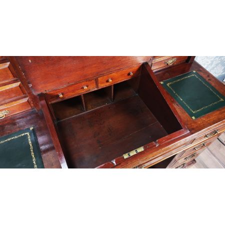 Viktorianischer Mahagoni Pedestal Dickens Desk