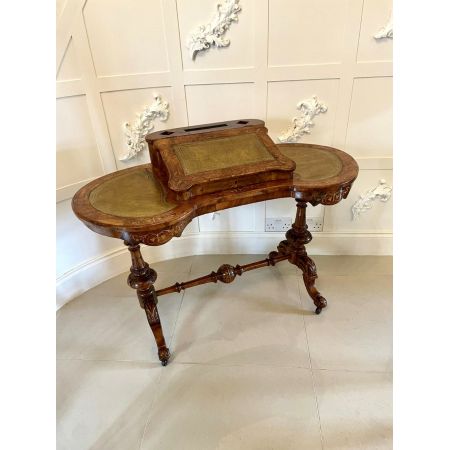 Viktorianischer Kidney Desk aus Wurzelholz