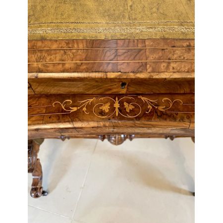 Viktorianischer Kidney Desk aus Wurzelholz