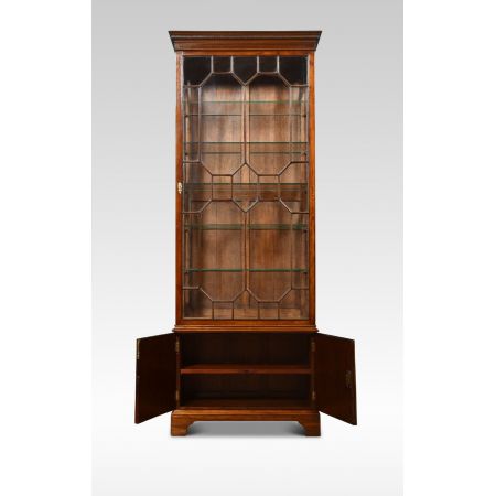 Vitrine im englischen Regency Stil aus Mahagoni Massivholz